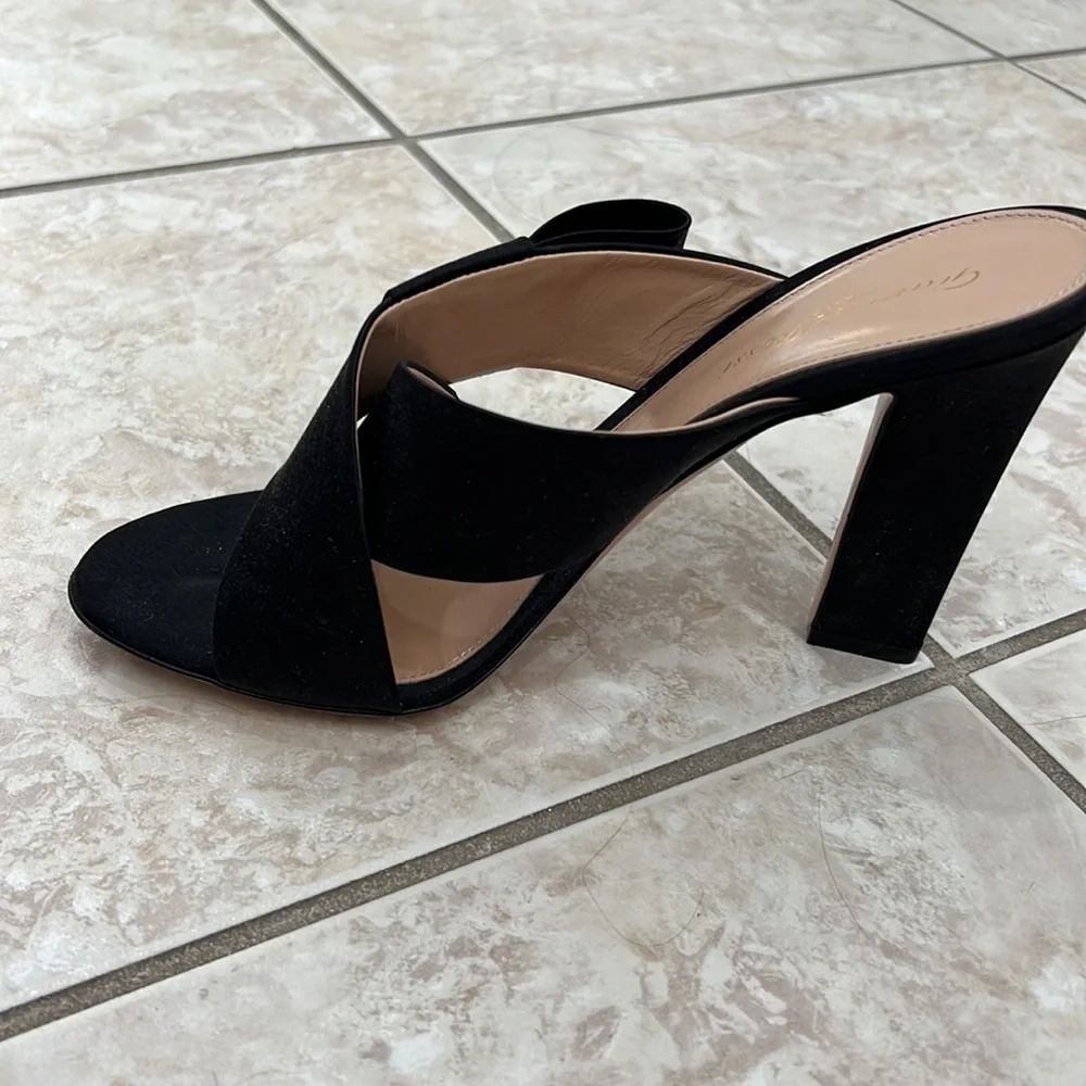 NEW Gianvitto Rossi BLACK Bow Mule Heeled Sandals